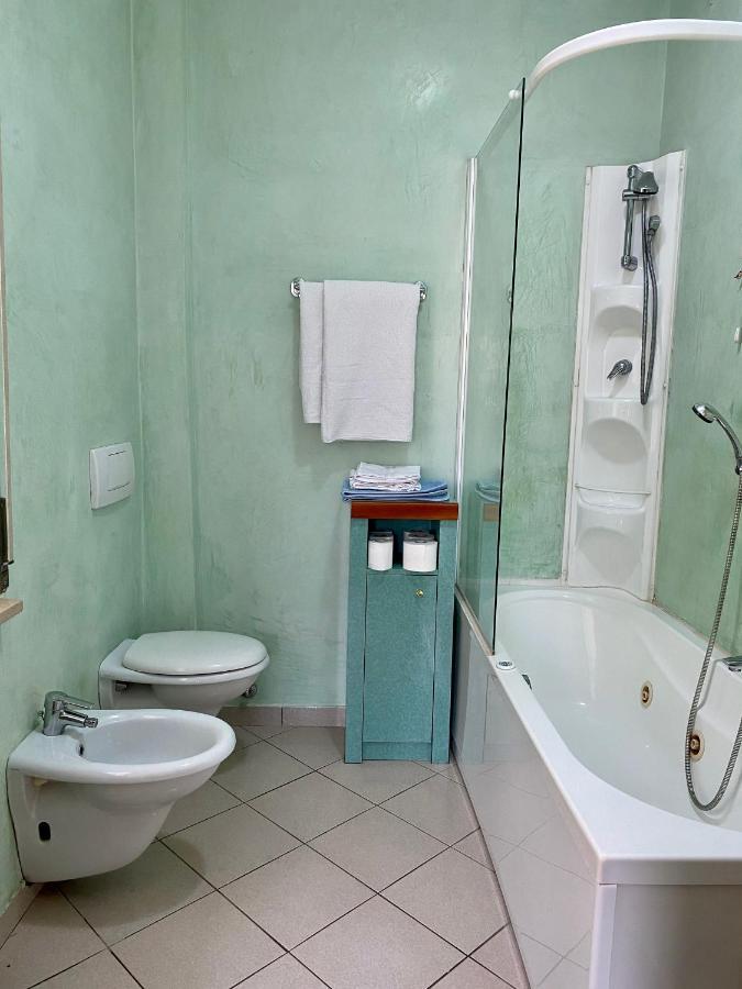 Ferienwohnung Terrazza Zaccagni Parma Exterior foto